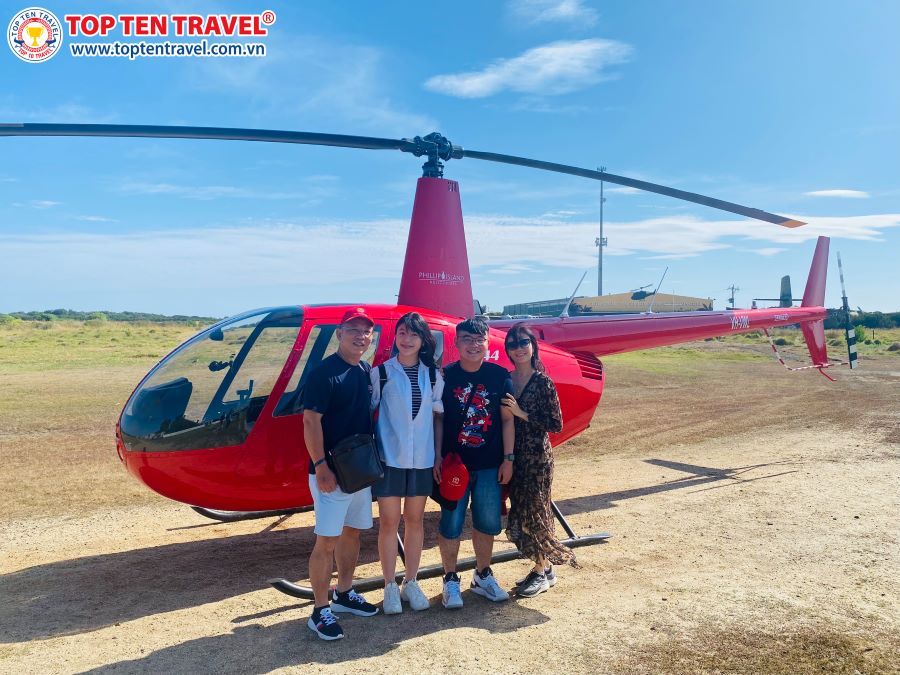 Đoàn khách nhà Top Ten Travel tham quan khám phá nước Úc